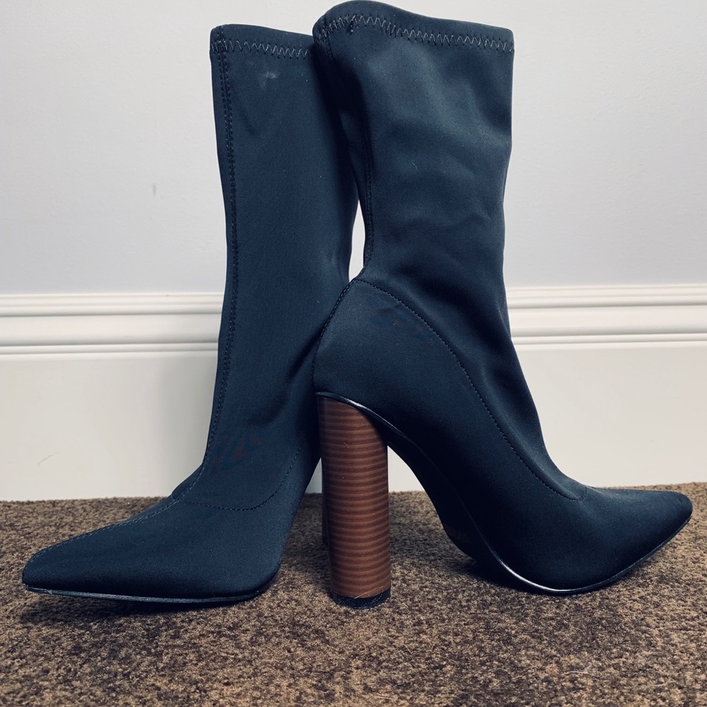 Cute Dark Grey Booties